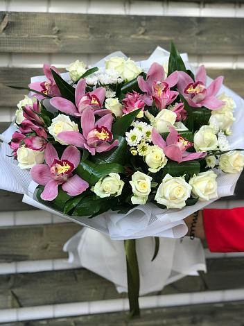 Букет цветов из: Розы и Хризантемы в Пристень