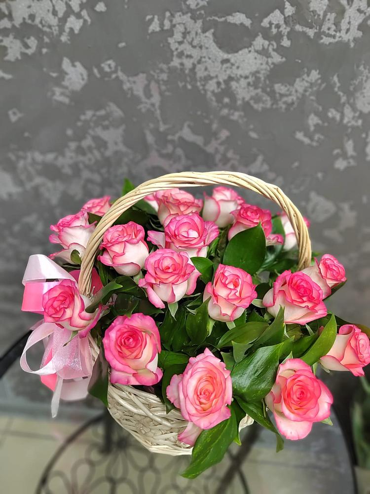 Цветочная композиция из Розы в корзине в Пристень