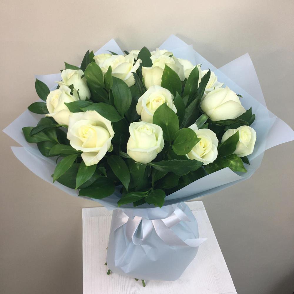 Букет 15 Белых роз Проуд в Пристень