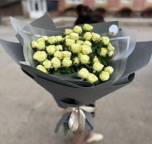 Букет Белые кустовые розы Солинеро в Пристень