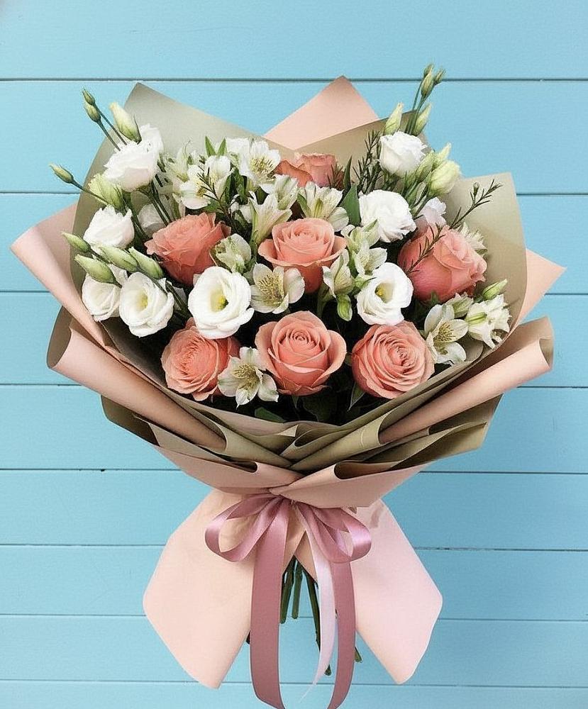 Букет цветов из: Розы, Альстромерии и Лизиантусы в Пристень