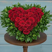 Цветочная композиция из Розы в виде сердца в Пристень