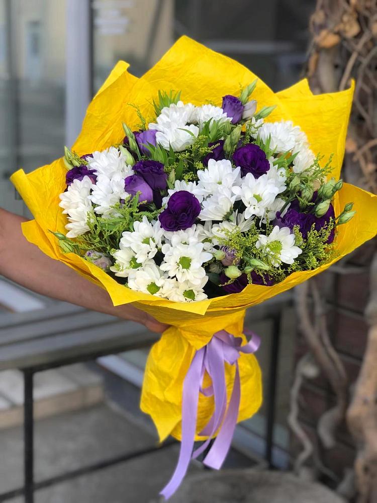 Букет цветов из: Ирисы, Хризантемы и Ромашки в Пристень