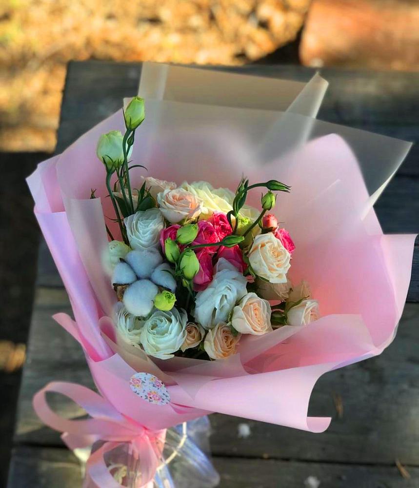 Букет цветов из: Розы и Лизиантусы в Пристень