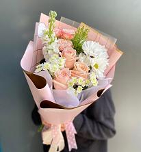 Букет цветов из:  Хризантемы и Розы в Пристень
