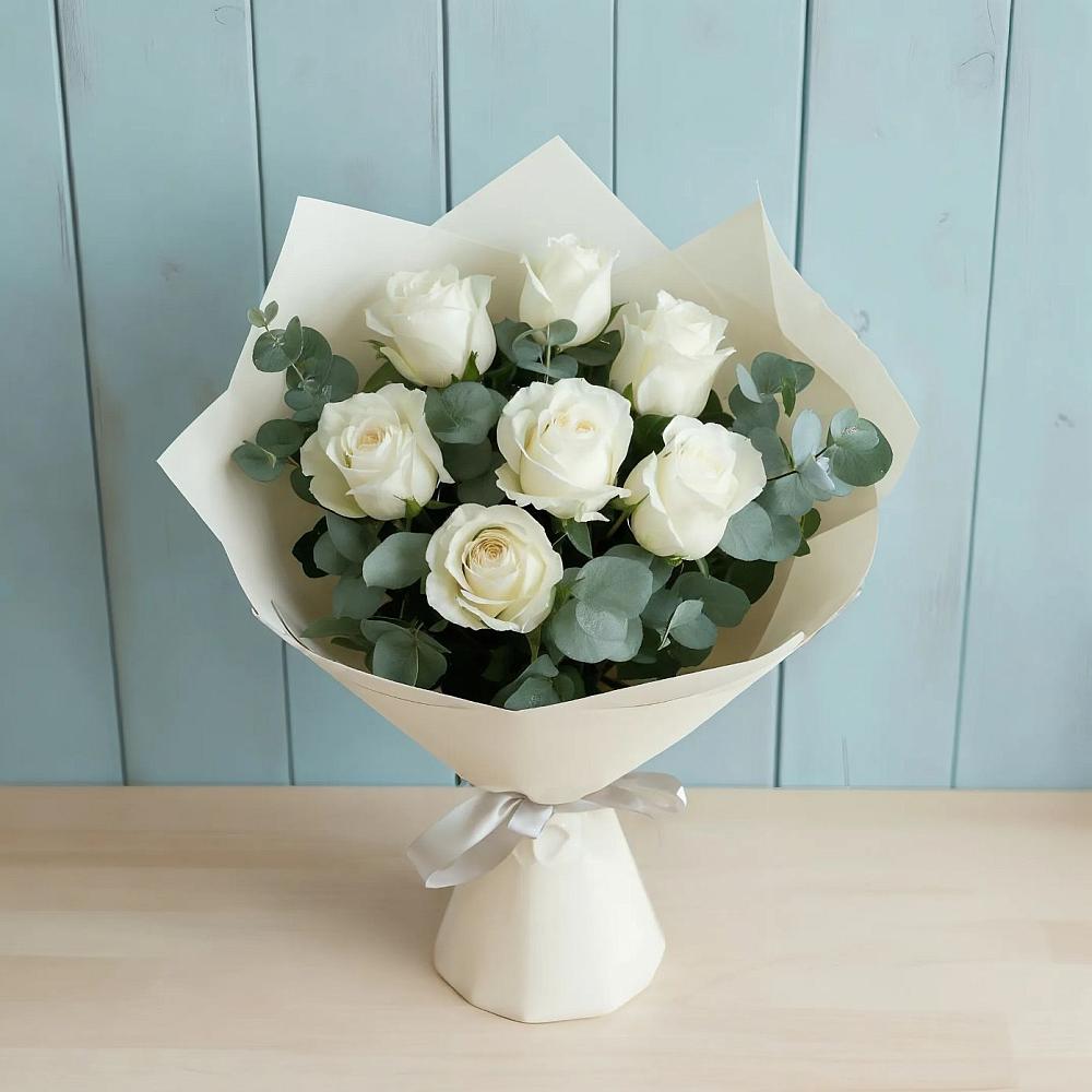 Букет Белые розы в Эвкалипте в Пристень