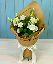 Букет цветов из:  Хризантемы и Лизиантусы в Пристень