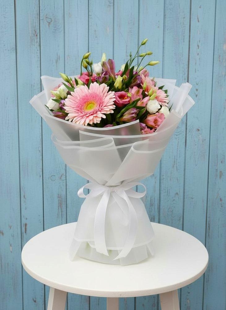 Букет цветов из: Герберы, Альстромерии и Лизиантусы в Пристень