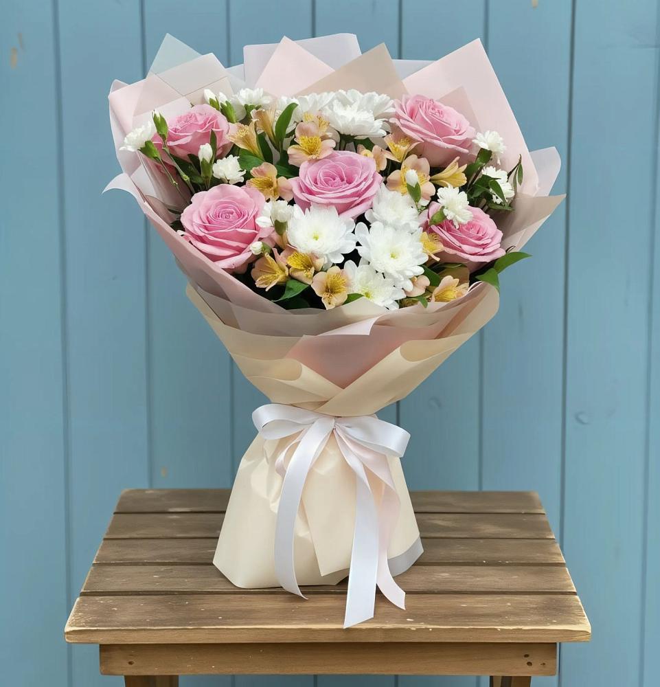 Букет цветов из: Гвоздики, Орхидеи и Розы в Пристень