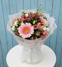 Букет цветов из:  Герберы, Альстромерии и Лизиантусы в Пристень