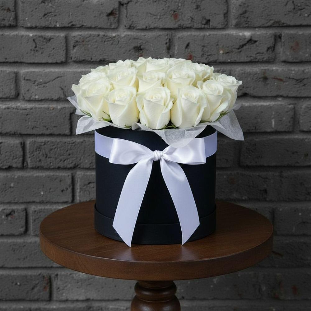 Цветочная композиция из Розы в шляпной коробке в Пристень