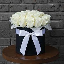 Цветочная композиция из Розы в шляпной коробке в Пристень