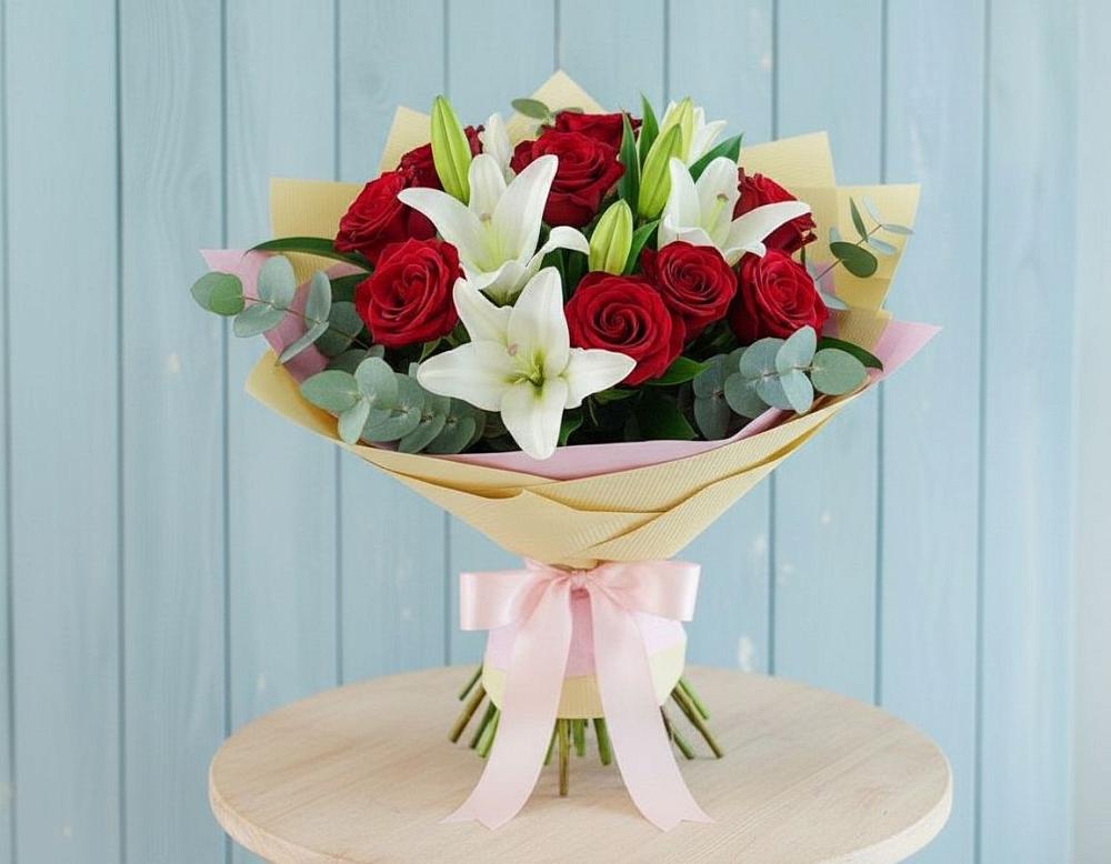 Букет цветов из: Лилии и Розы в Пристень
